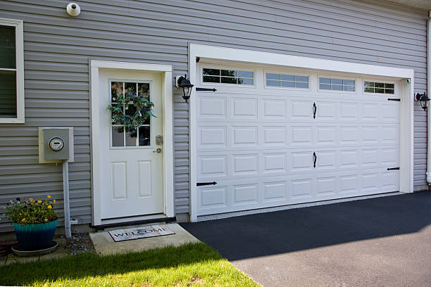 24/7 Emergency Garage Door Roller Replacement experts in Red Cloud, NE